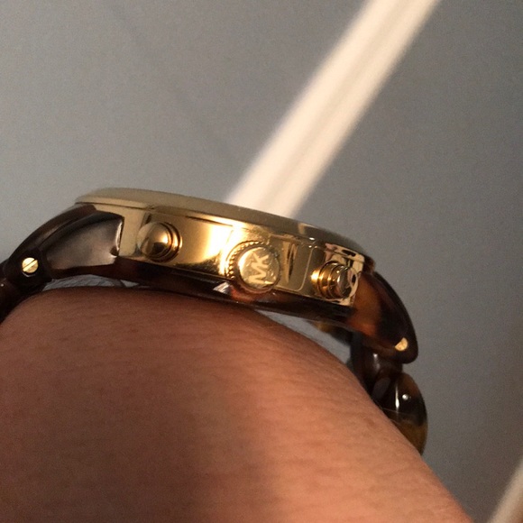 Tortoise Watch - Picture 4 of 5